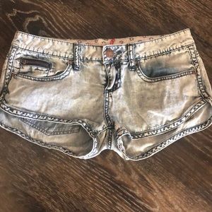 O’Neill Jean shorts size 5.